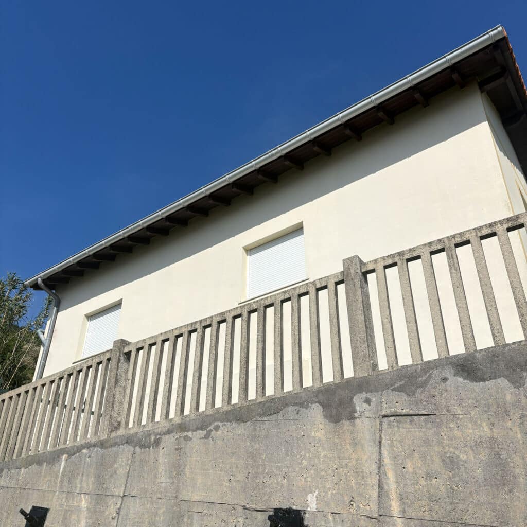 Acabado final de un canalón instalado en Gipuzkoa