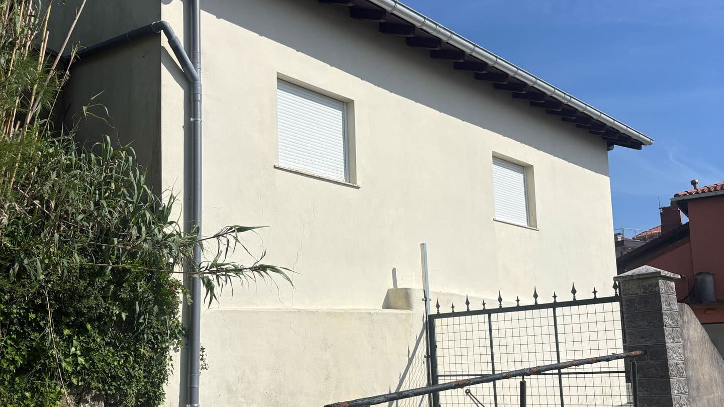 Sellado e impermeabilización de un punto crítico en una terraza de San Sebastián